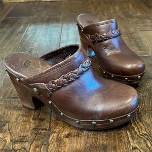 UGG Kaylee clog, size 7!